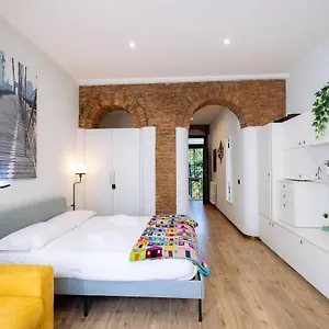 The Red Bricks - San Babila Area Appartement Milan
